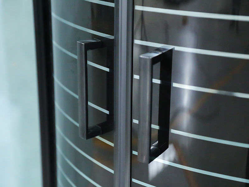 SE ตู้อาบน้ำกระจกนิรภัยบานเลื่อนโครงอลูมิเนียมสีดำ SE ตู้อาบน้ำกระจกนิรภัยบานเลื่อนโครงอลูมิเนียมสีดำ