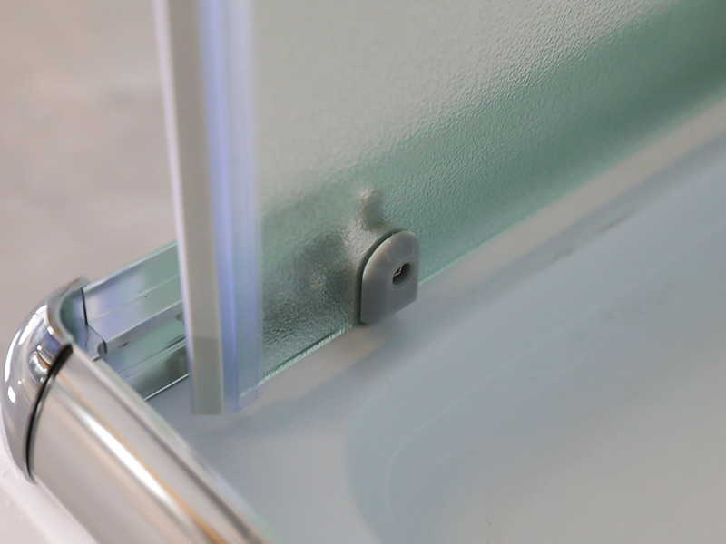 ตู้อาบน้ำบานเลื่อน RE, กระจกนิรภัยด้าน, โปรไฟล์อลูมิเนียมโครเมียม, ที่จับสองรู, พร้อมถาด ตู้อาบน้ำบานเลื่อน RE, กระจกนิรภัยด้าน, โปรไฟล์อลูมิเนียมโครเมียม, ที่จับสองรู, พร้อมถาด