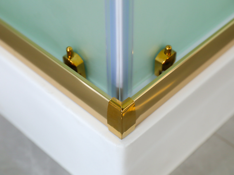 ตู้อาบน้ำบานเลื่อน RE, กระจกนิรภัยด้านพร้อมการพิมพ์, โปรไฟล์อลูมิเนียมสีทอง, ที่จับสองรู, พร้อมถาด ตู้อาบน้ำบานเลื่อน RE, กระจกนิรภัยด้านพร้อมการพิมพ์, โปรไฟล์อลูมิเนียมสีทอง, ที่จับสองรู, พร้อมถาด
