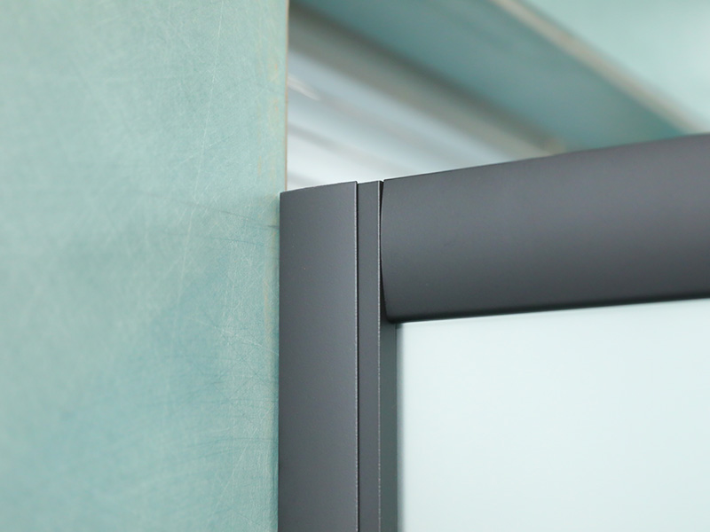 ตู้อาบน้ำบานเลื่อน SQ, กระจกนิรภัยด้านพร้อมการพิมพ์, โปรไฟล์อลูมิเนียมสีดำ, ที่จับสองรู, พร้อมถาด ตู้อาบน้ำบานเลื่อน SQ, กระจกนิรภัยด้านพร้อมการพิมพ์, โปรไฟล์อลูมิเนียมสีดำ, ที่จับสองรู, พร้อมถาด