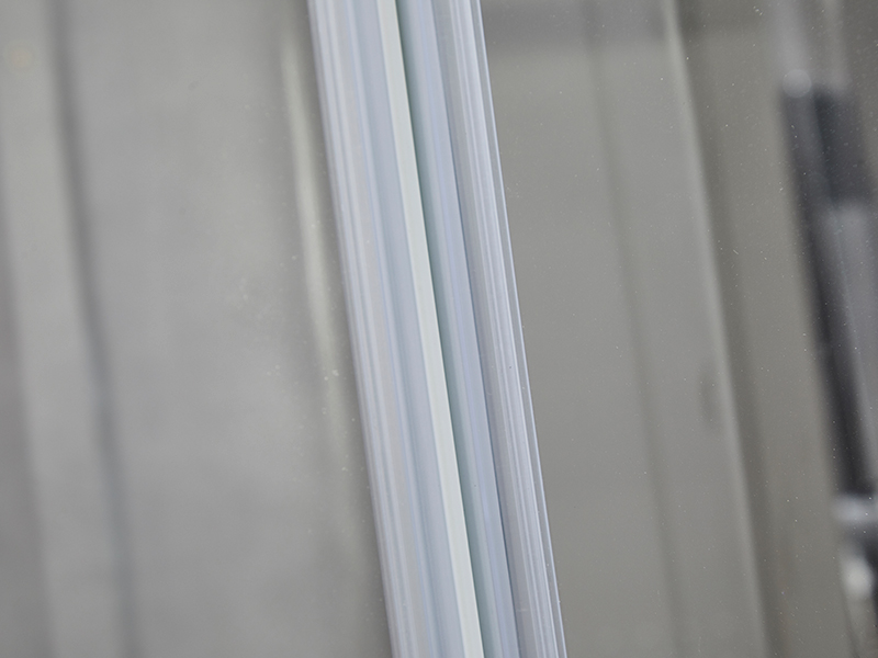 ตู้อาบน้ำบานเลื่อน SE, กระจกนิรภัยใส, โครงอะลูมิเนียมโครเมียม, มือจับสองรู, ไม่มีถาด ตู้อาบน้ำบานเลื่อน SE, กระจกนิรภัยใส, โครงอะลูมิเนียมโครเมียม, มือจับสองรู, ไม่มีถาด